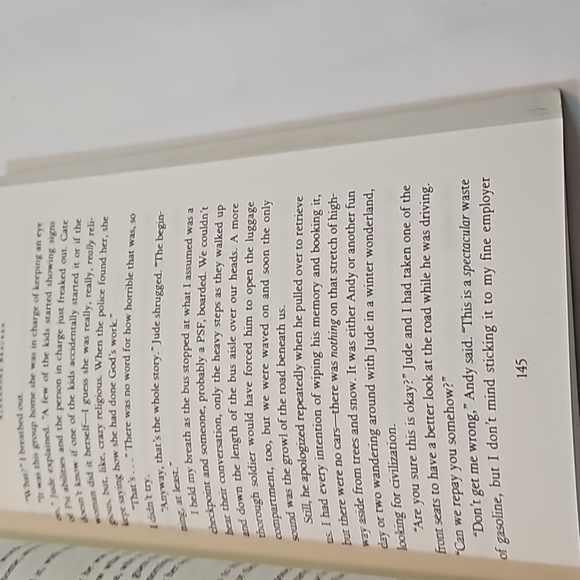 The Darkest Minds Never Fade BRACKEN First Hyperion Paperback edition 2014 - Picture 15 of 17